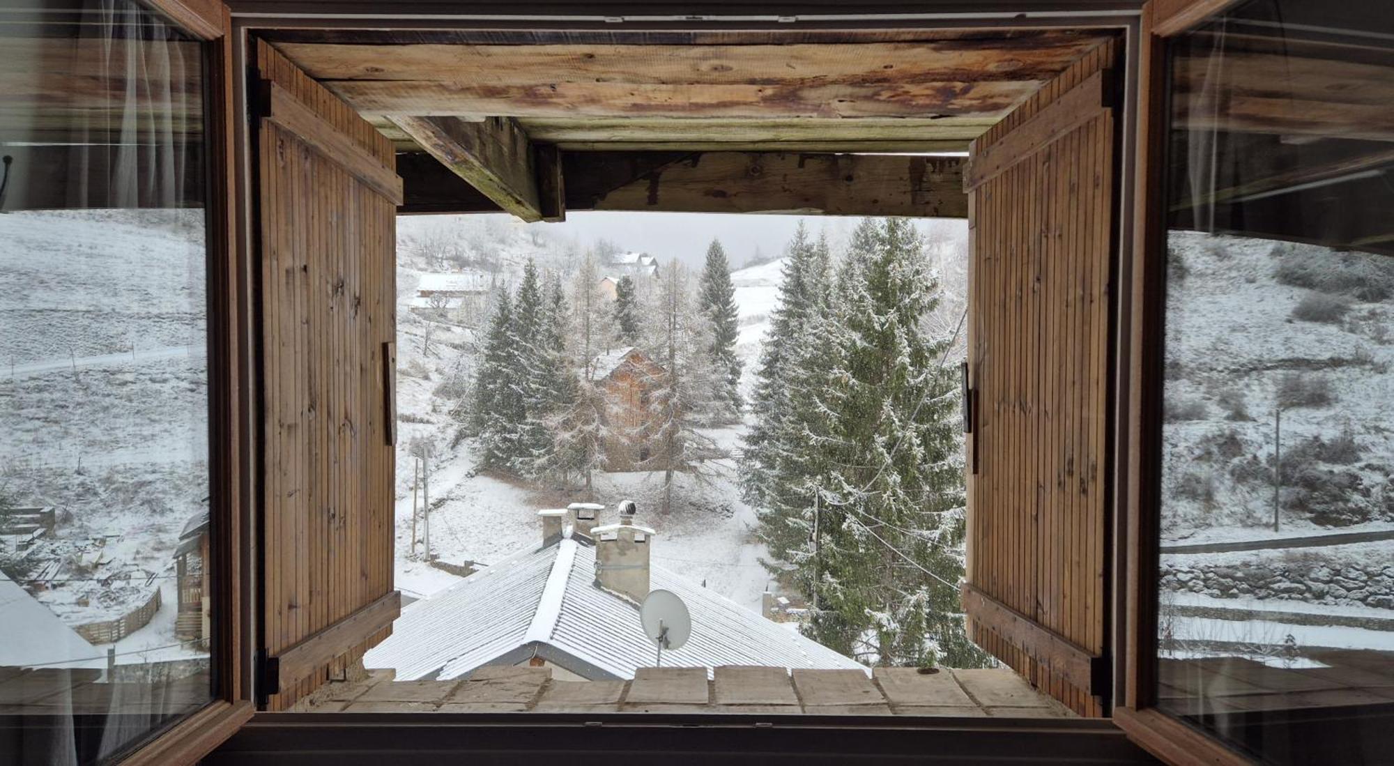 Sur Un Petit Nuage Villa Roubion Exterior photo